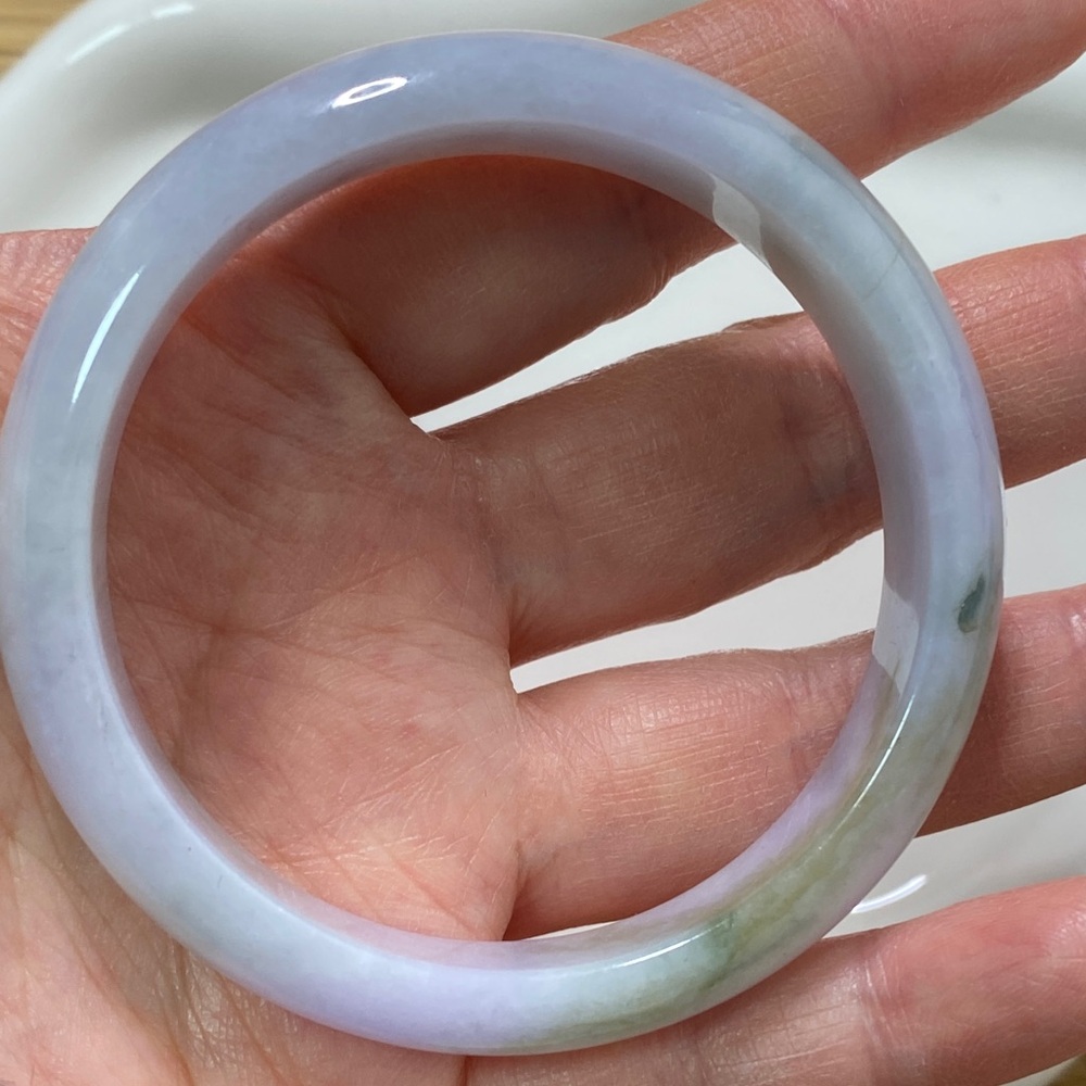 Lavender Jade‑Style Bangle | Polished Purple Stone Bracelet | Elegant Gemstone - Picture 14 of 16
